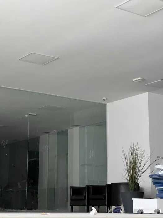 ALUGA-SE Espaco Comercial renovado 600 m2 open Space Massama