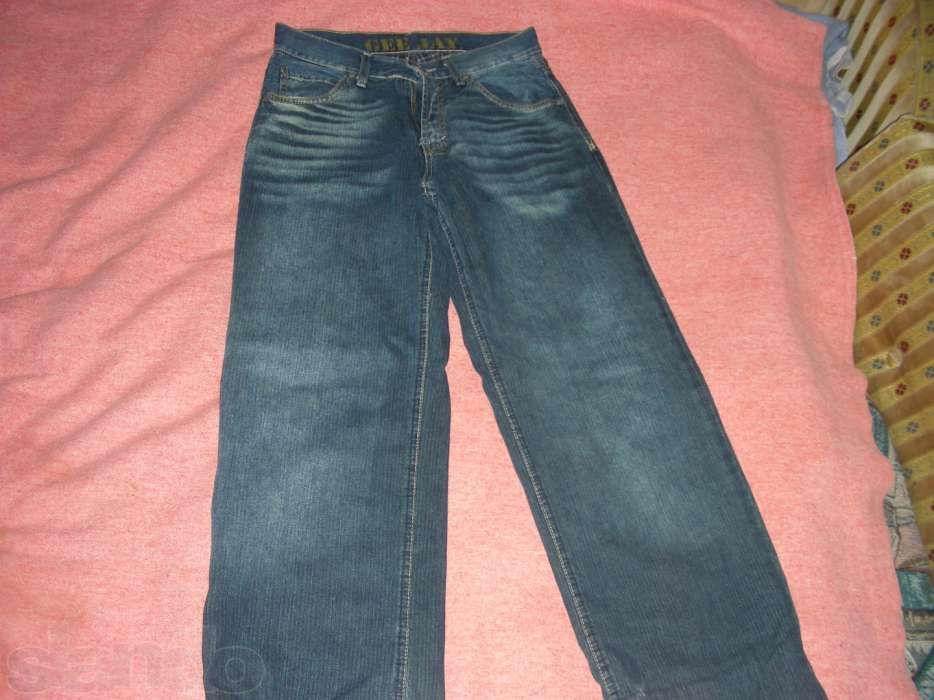 Продам джинсы утепленные на мальчика-подростка