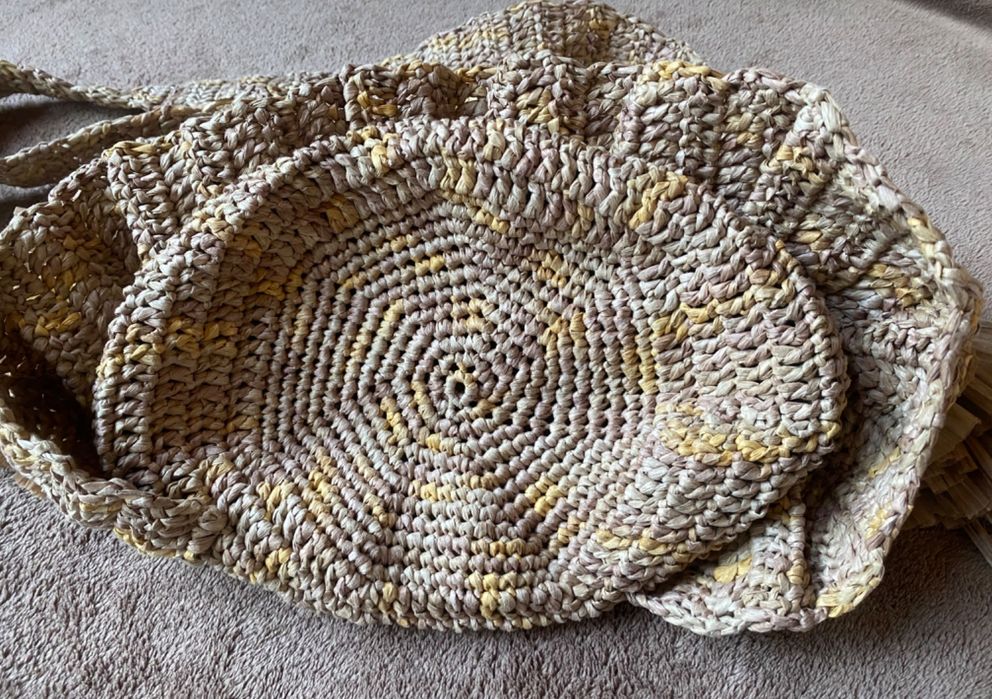 Torebka handmade rafia frędzle falbana boho beż brąz Mammanita Cucire