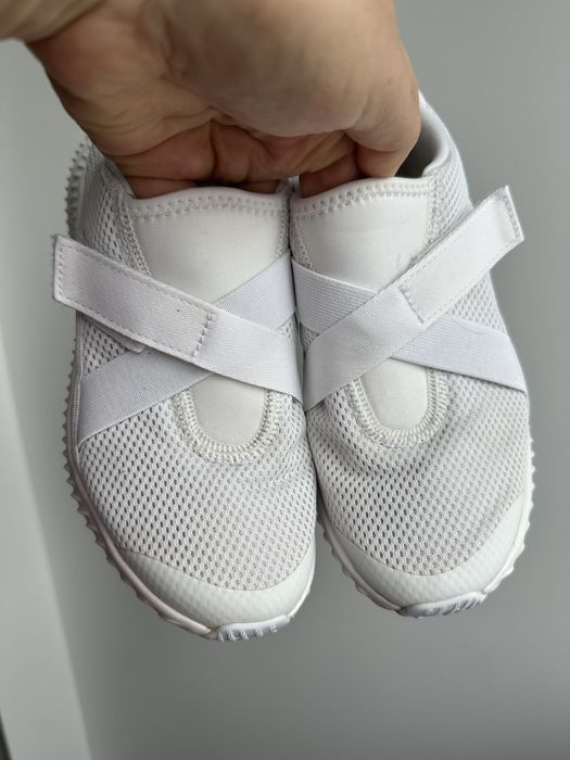 Кросівки для дівчинки Adidas 33