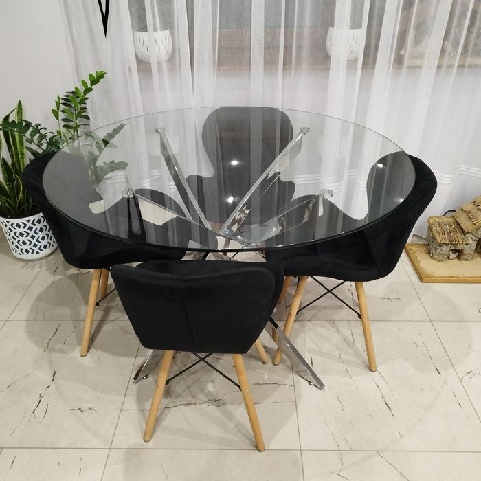 Stół z krzesłami nowoczesny