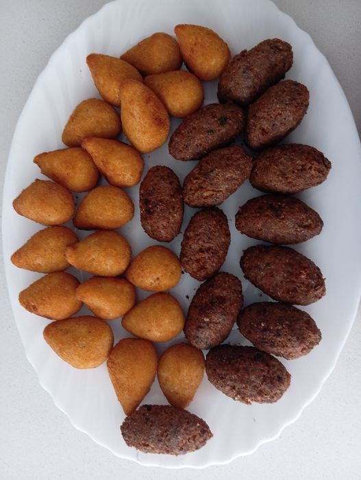 Salgados caseiros e docinhos brasileiros