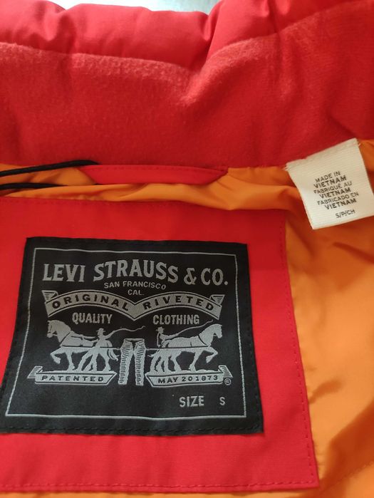 Безрукавка levis