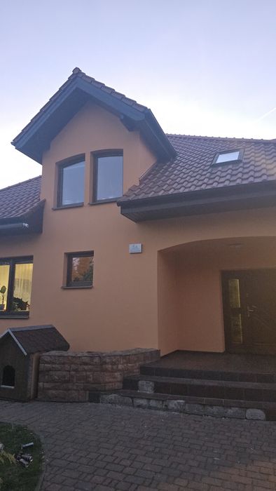 Malowanie Elewacji   ogrodzen i podbitki  rusztowanie Poznan Swarzedz Kostrzyn Pobiedziska Środa Wlkp Gruszczyn  Tynki ozdobne  typu baranek mozaika