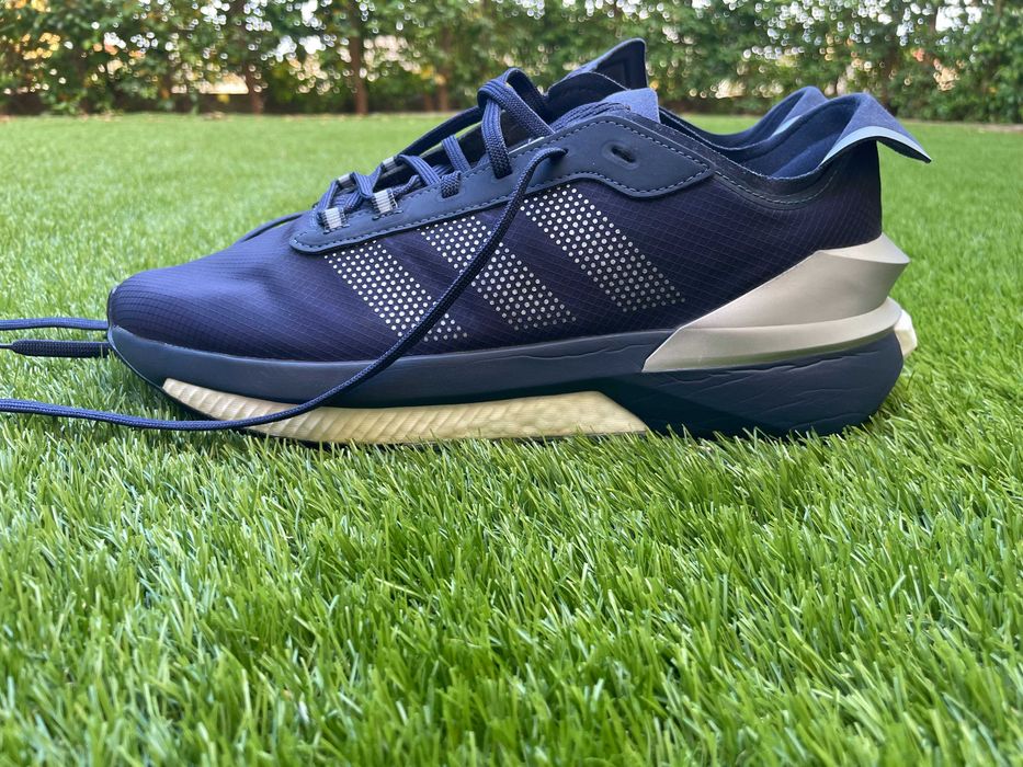 Adidas Avryn como novos