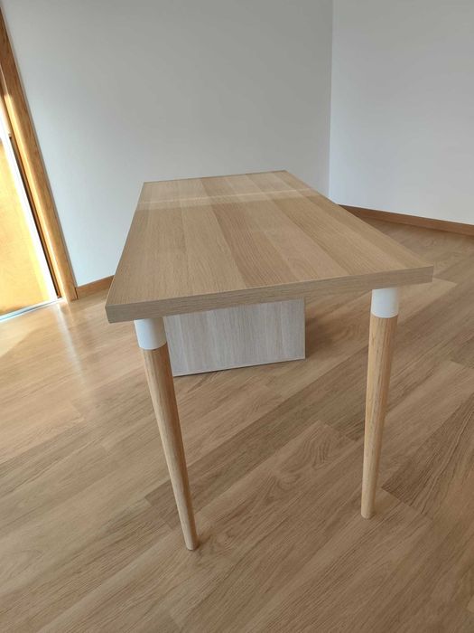 Secretária IKEA como nova