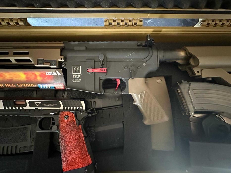 Airsoft M4 com HI-CAPA e Gear –Specna Arms SA-C22 CORE  GATE TITAN