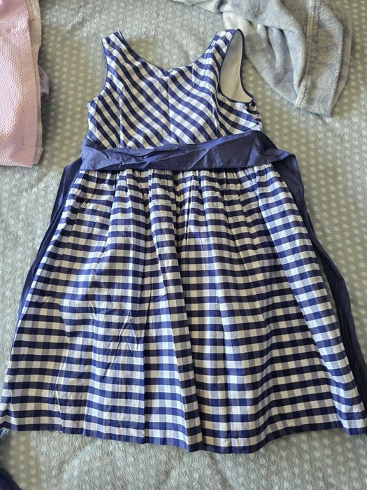 Vestdos como novo de criança de 6 anos