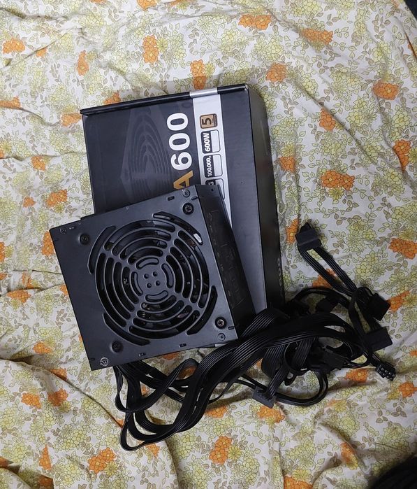 Продам блок питания 600вт DeepCool DA600