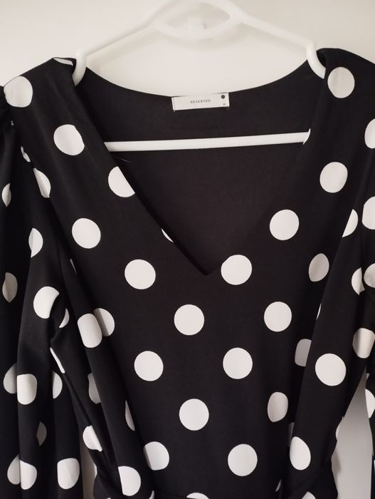 Sukienka w grochy Reserved