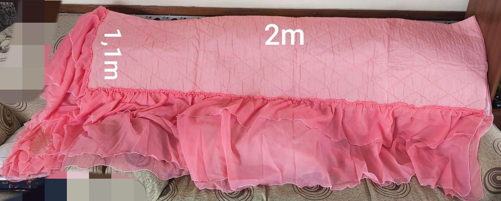 Colcha com uma fronha cor de rosa sollteiro