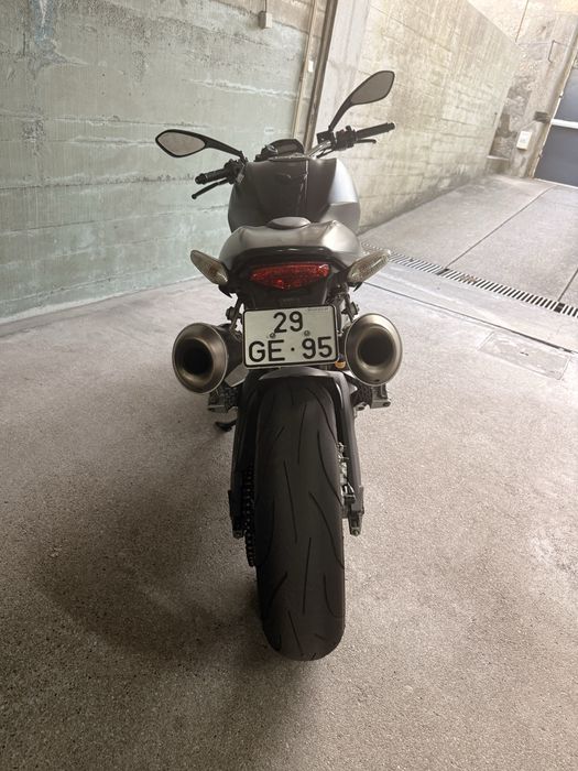 Ducati monster 696