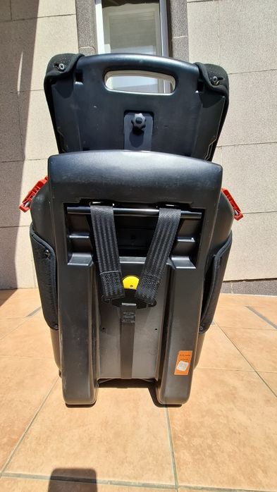 Продам дитяче автокрісло Recaro Young Sport