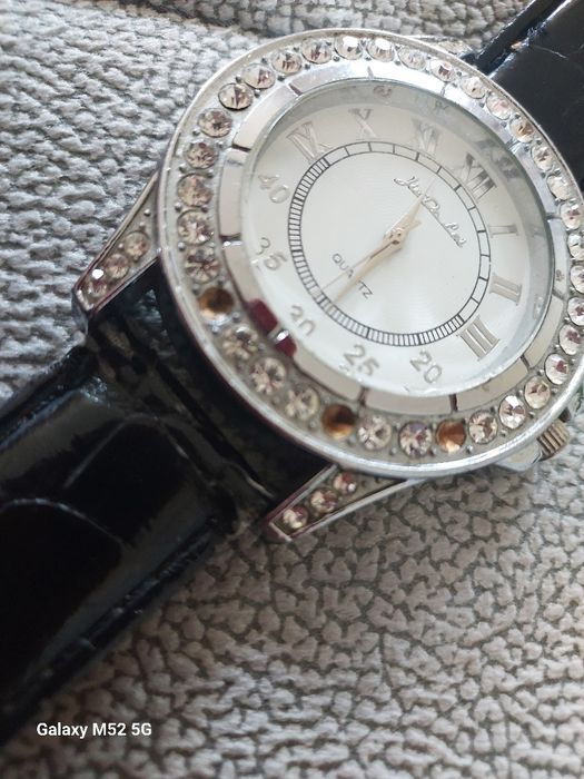 Zegarek duża tarcza kryształki