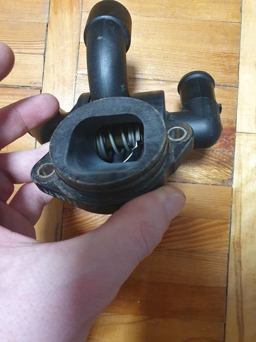 Термостат Skoda Octavia A5 1.6 дизель, робочий