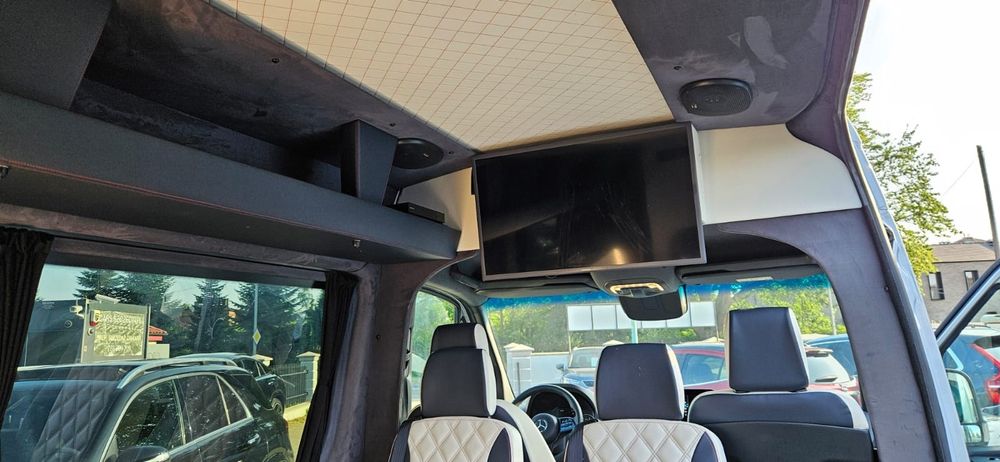 Mercedes Sprinter VIP przewóz osób transfery LOTNISKO Eventy Koncerty