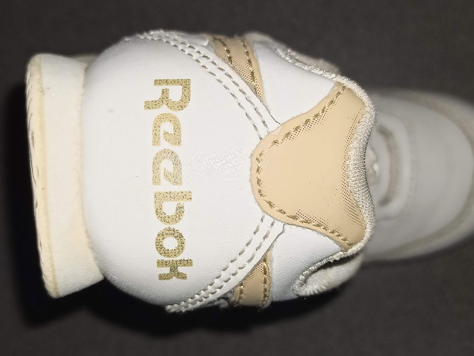 Sapatilhas rebook n° 19,5, branco / dourado