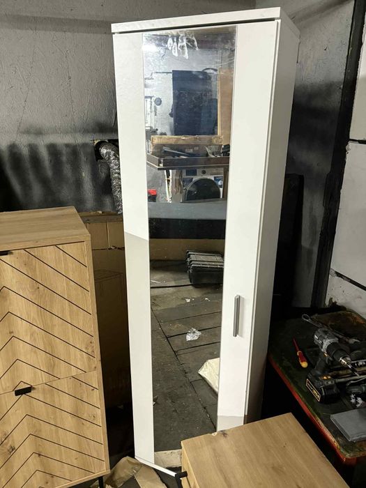 Szafka do przedpokoju z lustrem