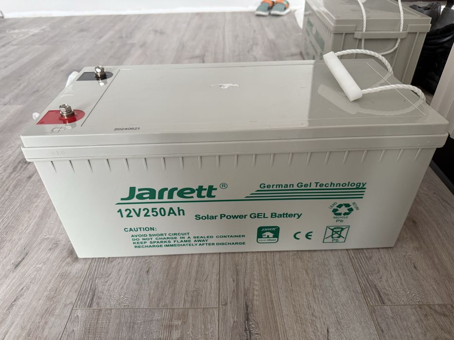 Продаю гелевий акумулятор Jarrett 12V 250Ah