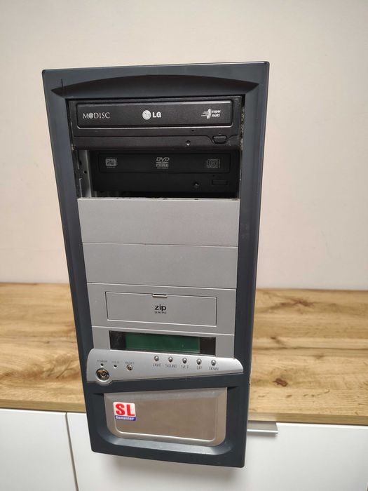 Zestaw komputer+ monitor Intel i5