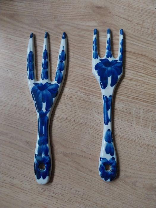 2 widelce z fajansu w kobalcie
