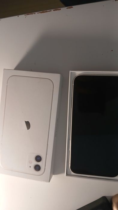 iPhone 11 64GB biały