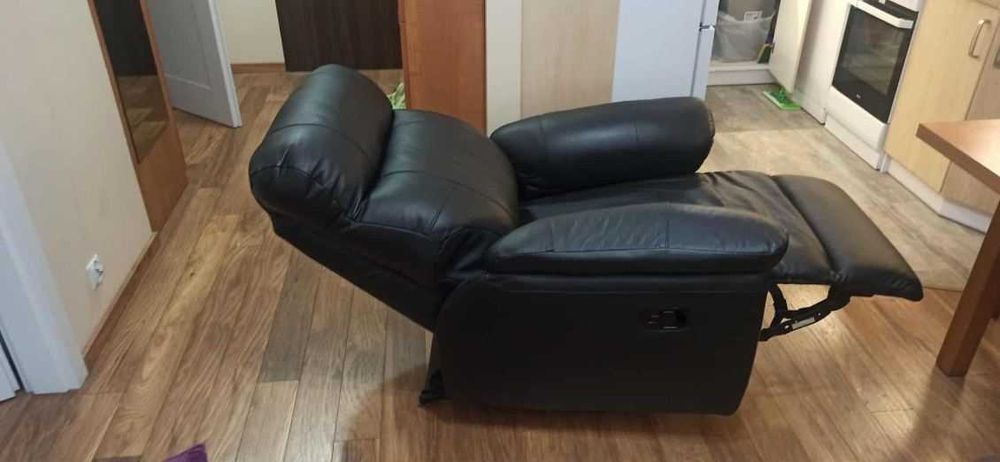 Fotel skórzany z funkcją relaksu
