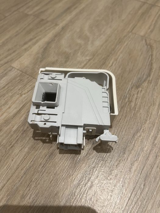 Замок пральной манини Siemens Bosch