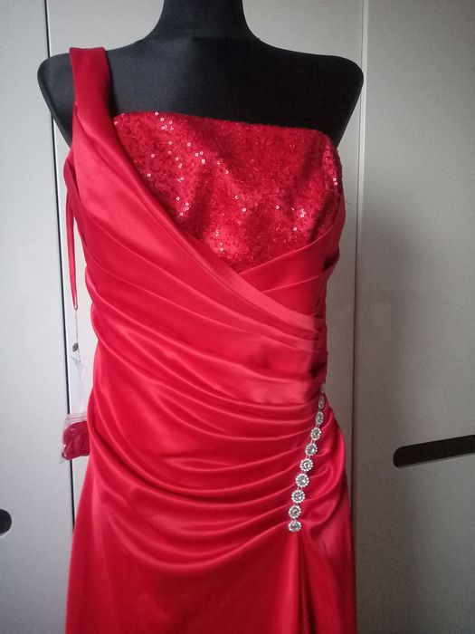 sukienka wieczorowa czerwień bal studniowka  wesele tren nowa FisTan A