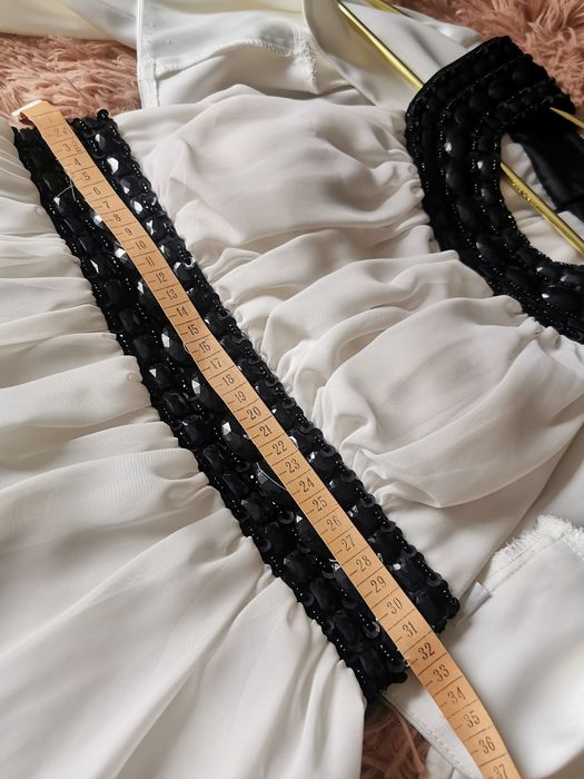 Випускне плаття (в молочному кольорі)