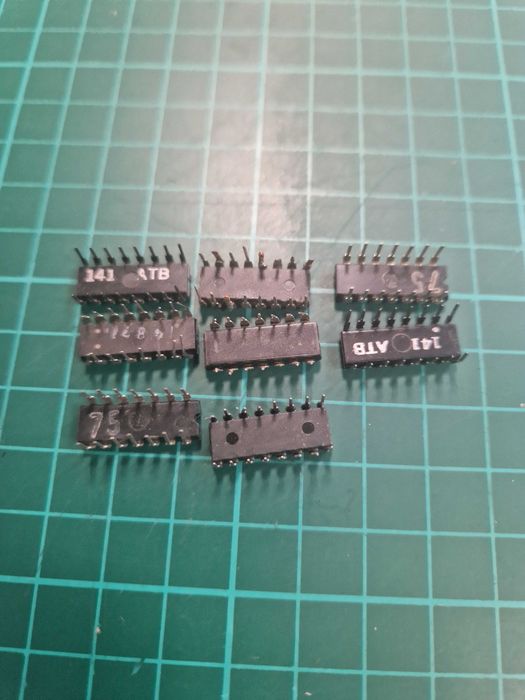 Układ scalony 8 sztuk