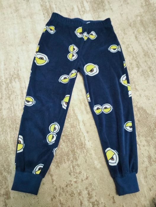 Велюрова піжама для хлопчика на 4/5 років