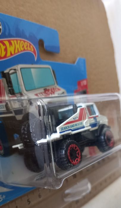 Mercedes-benz unimog 1300 hot wheels