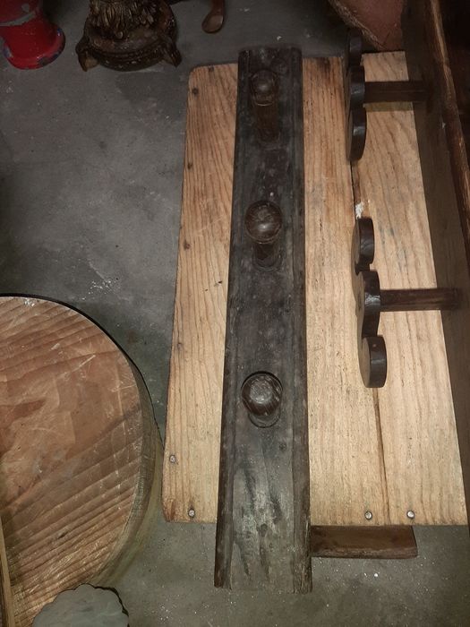 Bengaleiros Em Madeira de Carvalho Século  XlX