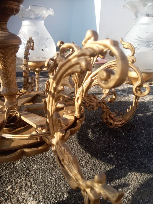 Vendo candeeiro muito bonito dourado