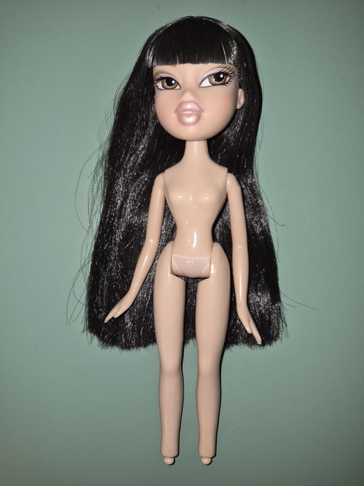 ОБМІН Mga Bratz Jade Princess нюд