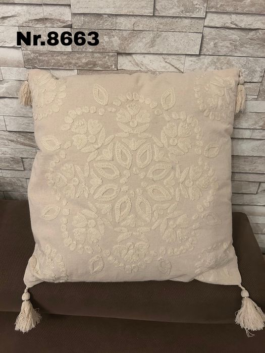 Dekoracyjna poduszka z haftem w stylu Boho 40x40cm nr.8663
