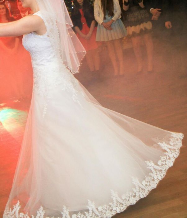 Piękna suknia ślubna