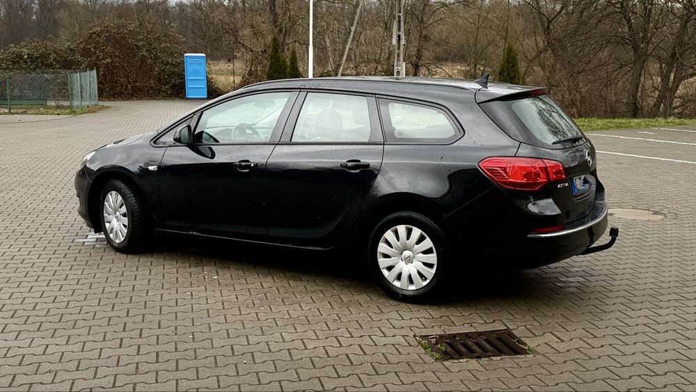 Opel Astra J Sports Tourer 1.6 CDTI 110 KM Webasto  Tempomat   Hak