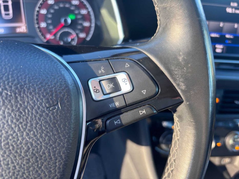 Volkswagen Jetta R-Line      2019