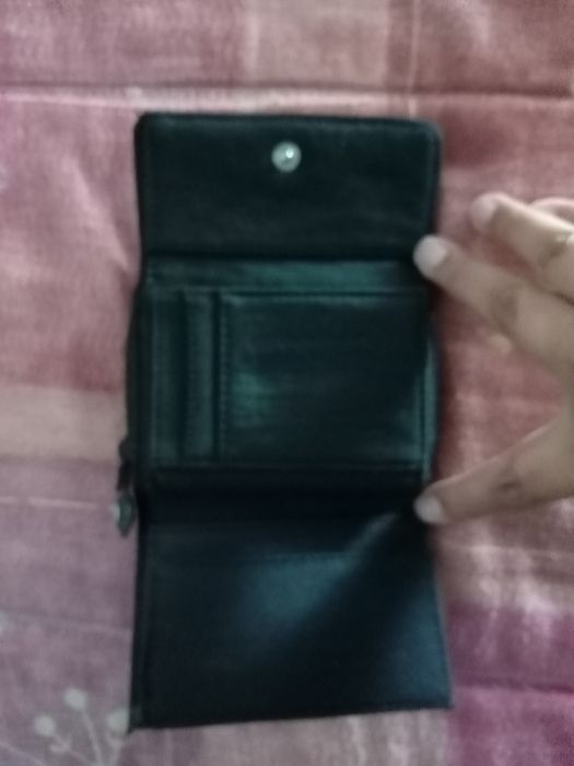 Carteira preta para cartões e notas / moedas