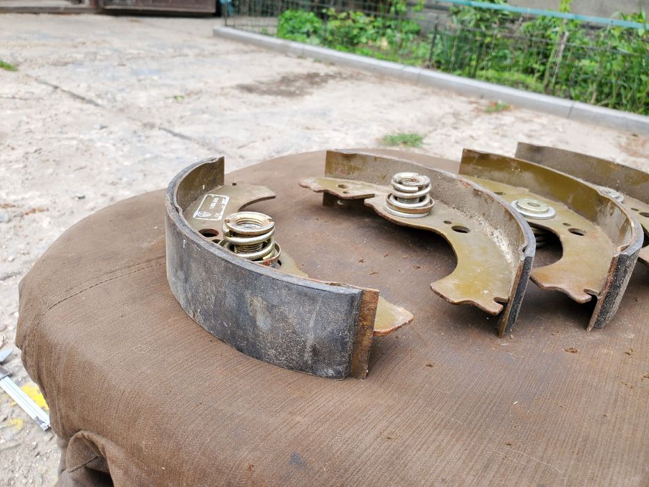 Колодки тормозние автоомбиля ВАЗ 2101- 03-07 ВАЗ Классика  новые СССР