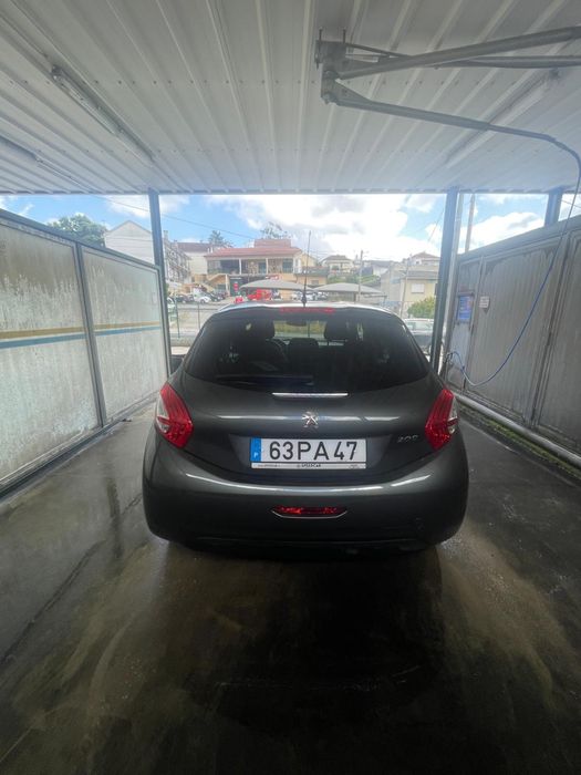 Peugeot 208 — fotografia 3