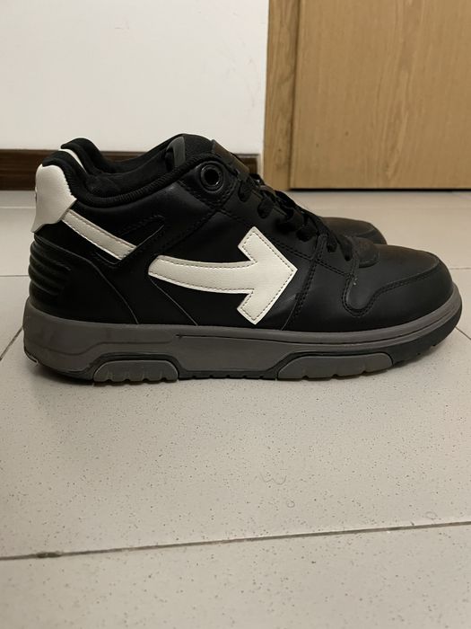 Off White Tamanho 43