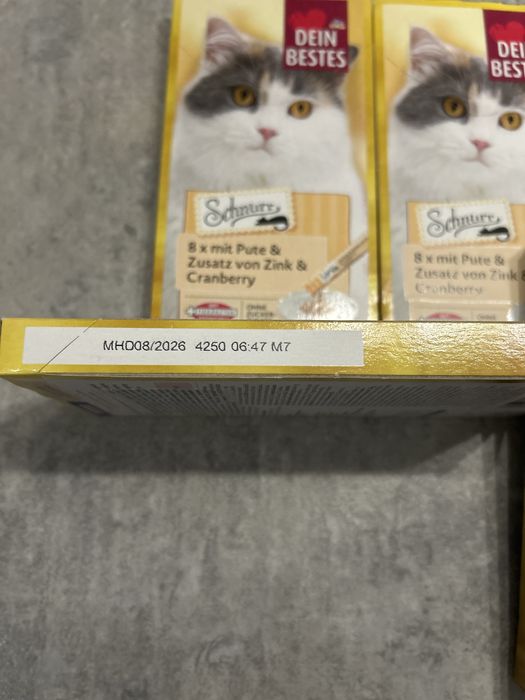 Przekąska dla kotka  z indykiem i żurawiną