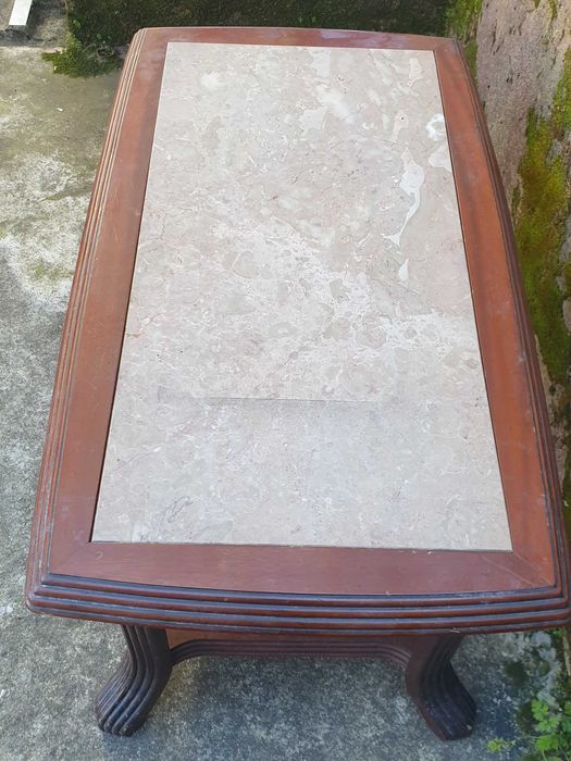 Mesa de sala em mogno