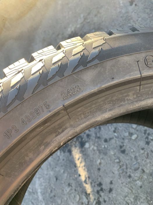 Шини нові 235/45 R17 Nokian зима нові 2023 року