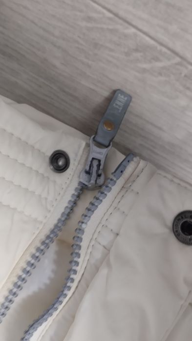 Теплі куртки для дівчини