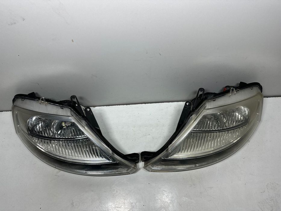lampa przednia lampy przód prawa lewa Citroen C3  cana za 1st