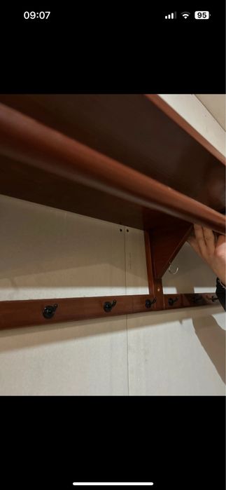 Prateleira com cabide em madeira